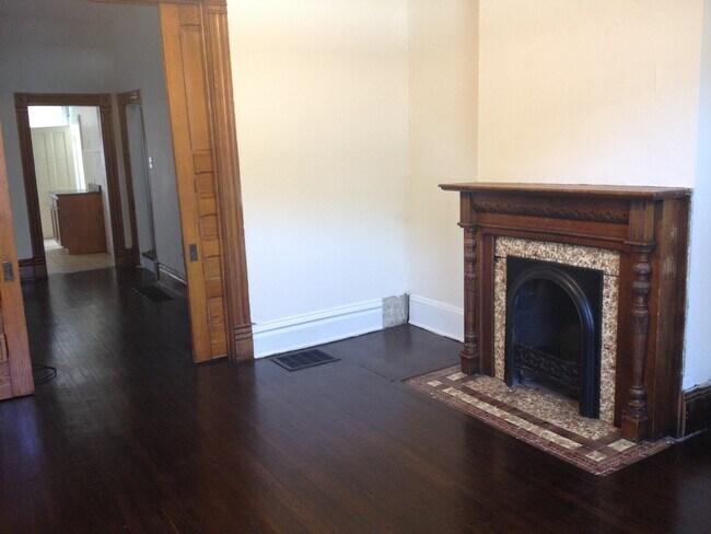 Building Photo - 1379 Forsythe Ave