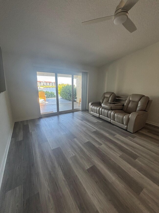 Building Photo - 620 Southwind Cir