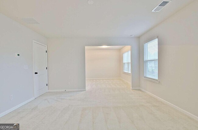 Building Photo - 504 Albertson Ave