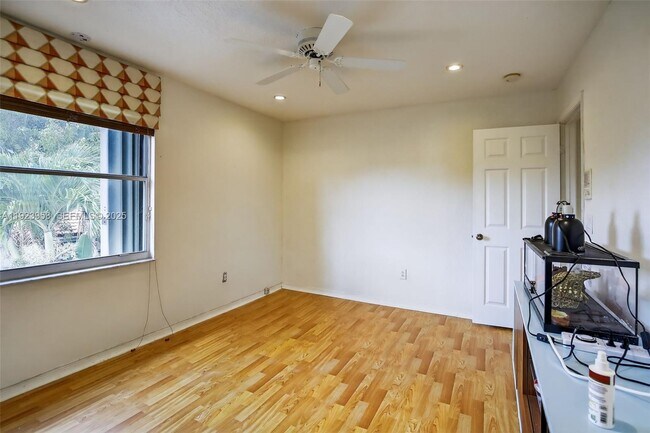 Building Photo - 13174 NW 9th Ct