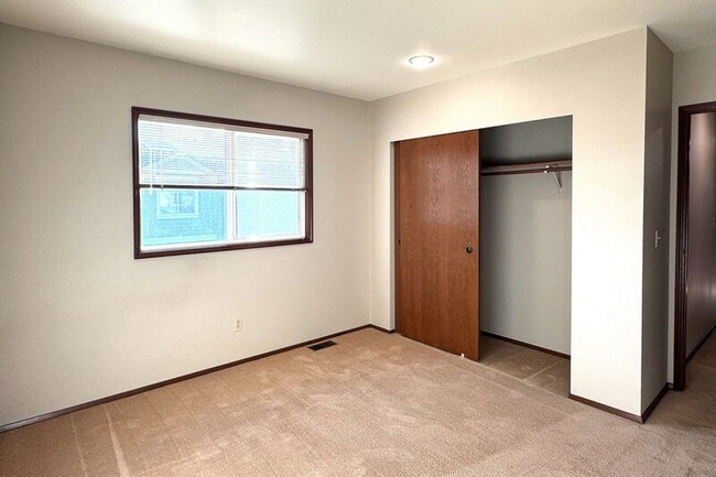 Building Photo - 12941 NE 71st St