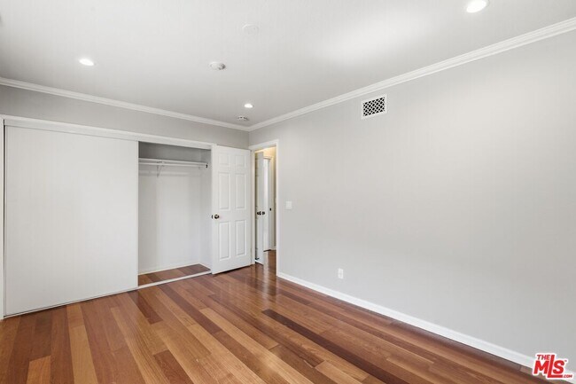 Building Photo - 1807 Carnegie Ln