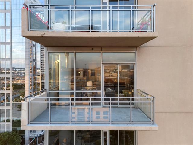 Building Photo - 2200 Victory Ave