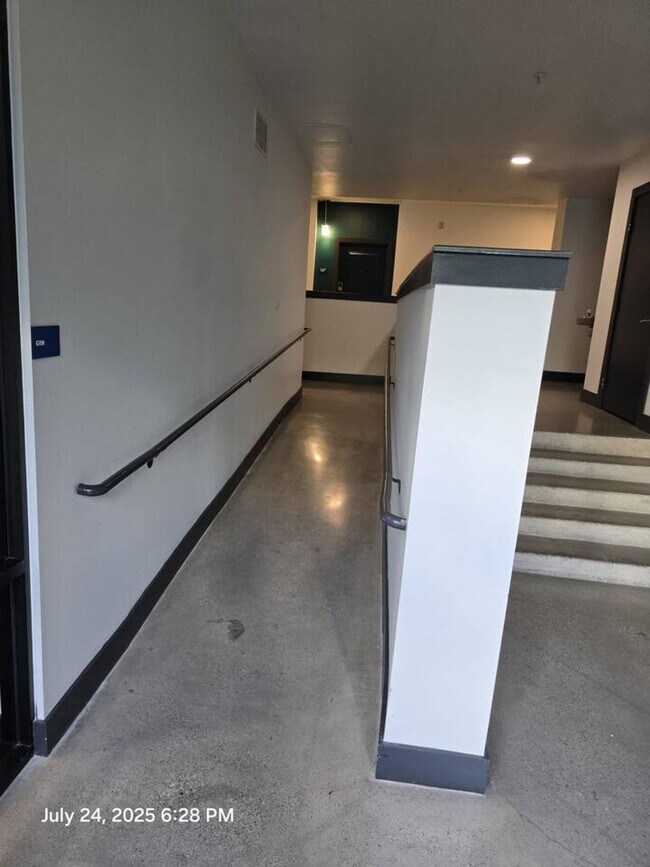 Building Photo - 8122 Midtown Blvd