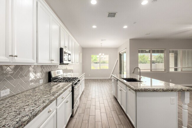 Building Photo - 20273 E Raven Dr