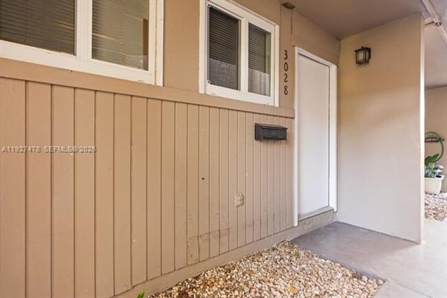 Building Photo - 3028 Center St