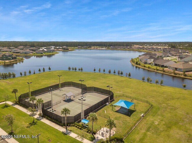 Building Photo - 442 Stargaze Ln