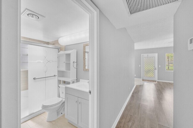Building Photo - 308 Fanshaw H