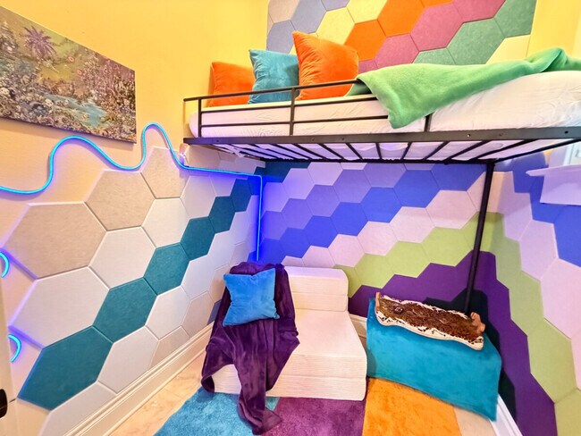 Building Photo - 509 S Willow Ave