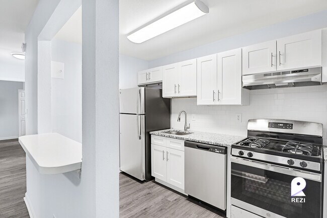 Building Photo - 6411 Hil-Mar Dr