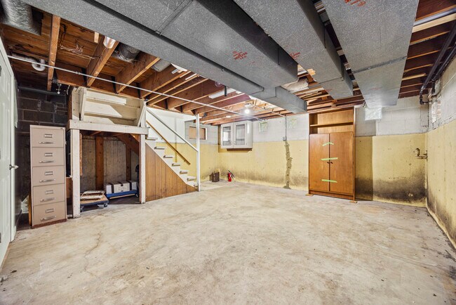 Building Photo - 3109 Grove Ave