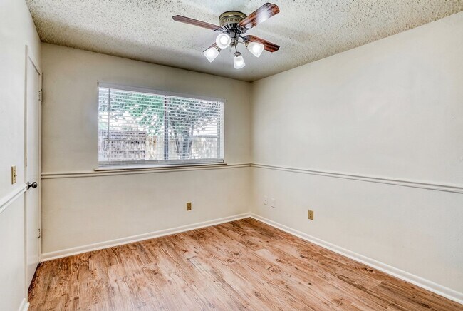 Building Photo - 2151 NE 37th Rd
