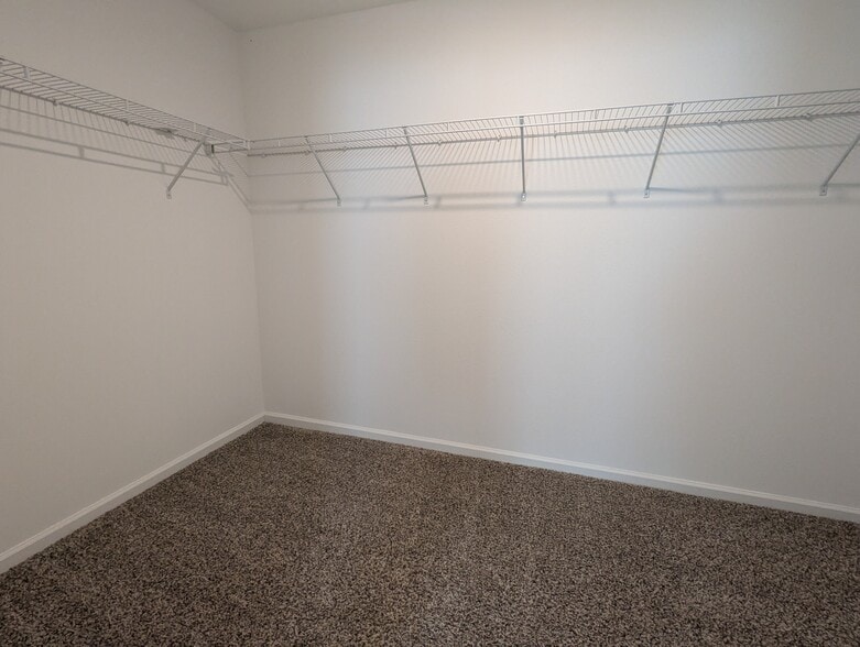 Building Photo - 137 Encanto Way