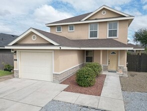 Building Photo - Beautidul 3bed/2.5 bath House in Edinburg. Don't Miss Out!