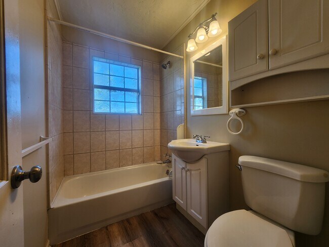 Building Photo - 2506 SW Cornell Ave