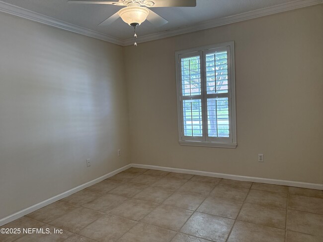 Building Photo - 12196 Lake Fern Dr