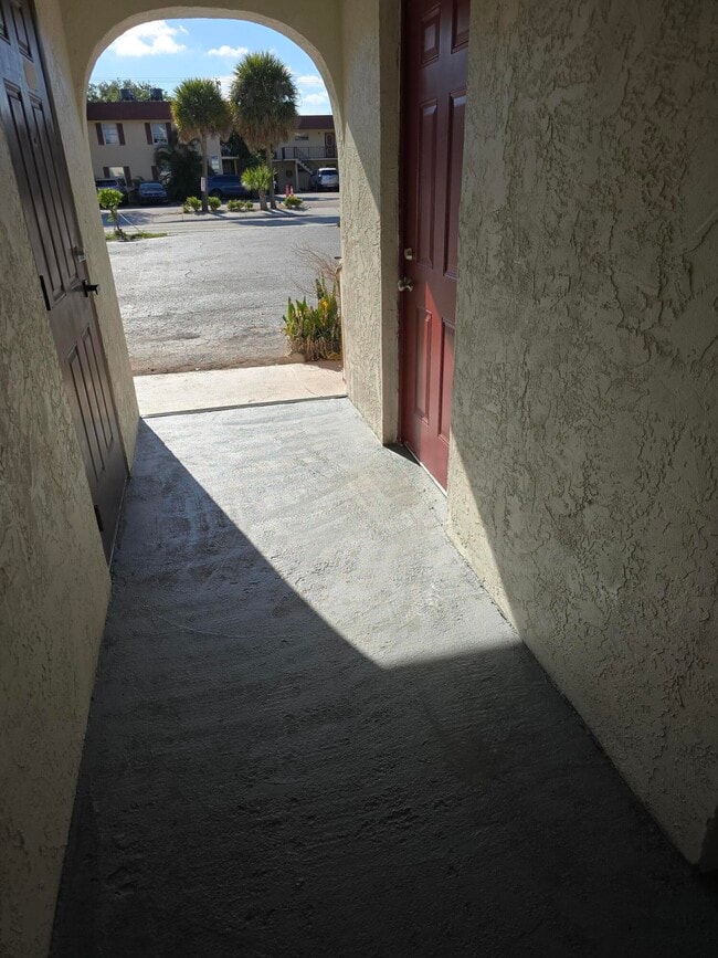 Building Photo - 1410 S Federal Hwy