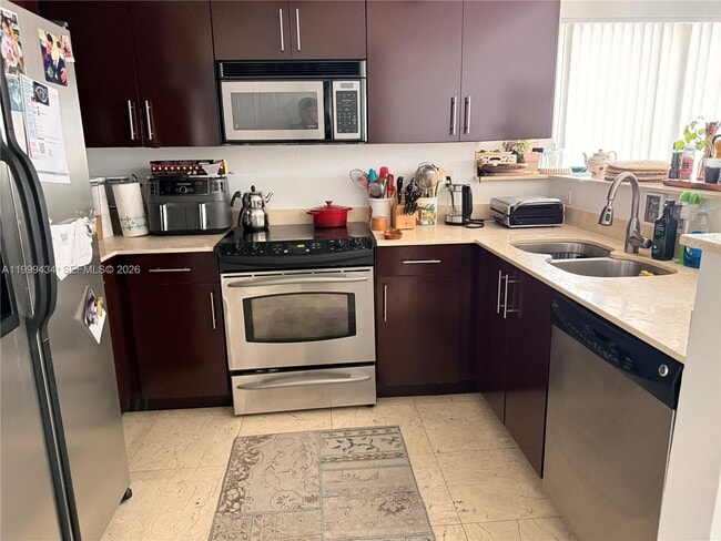 Building Photo - 10 Aragon Ave