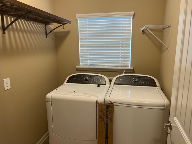 Building Photo - Lovely Home in Palmetto Pointe!-FREE Month Special!