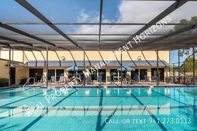 Building Photo - 3750 Pinebrook Cir