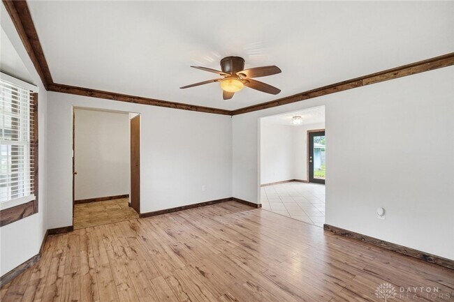 Building Photo - 27 Laurelgrove Dr