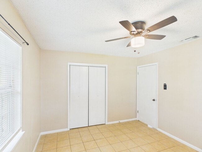 Building Photo - Room to Live, Room to Relax – Spacious 3-Bedroom Home
