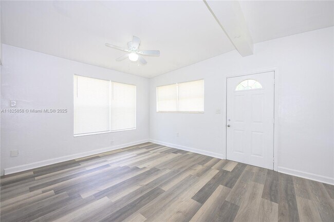 Building Photo - 290 NW 29th Ave