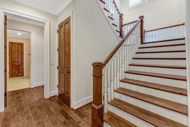 Building Photo - 5014 Mountview Pl