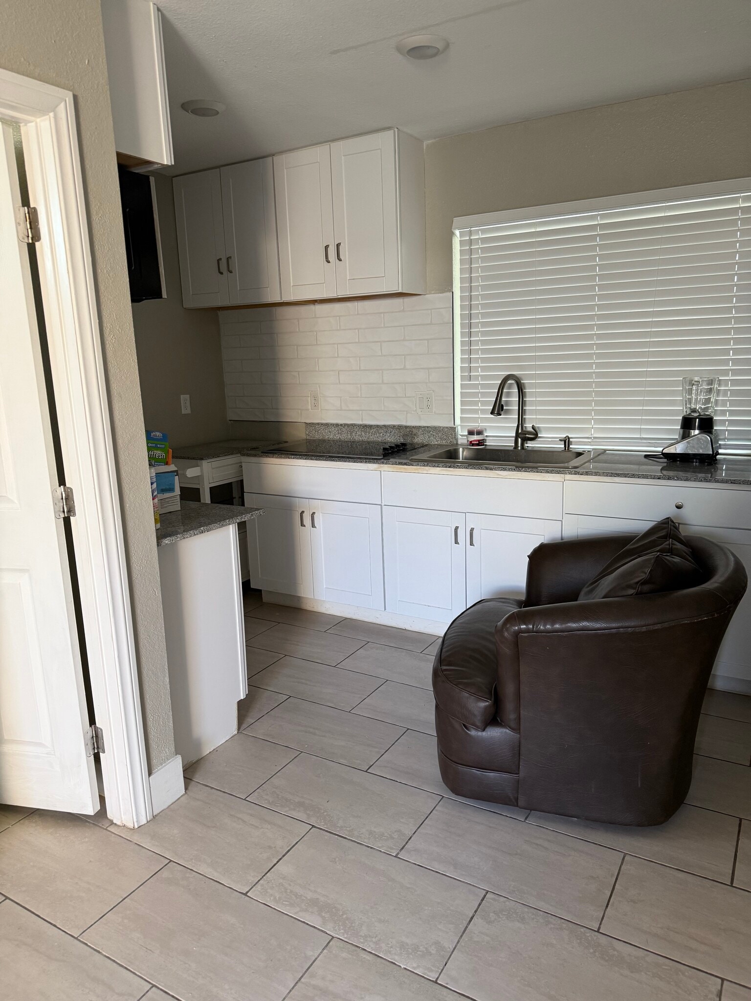 Building Photo - 4212 Las Lomas Ave