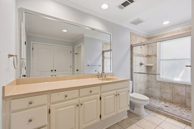 Building Photo - 1574 Whitmar Pl S