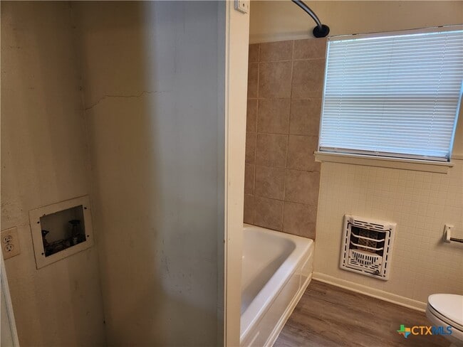 Building Photo - 1802 Avenue H D Ave