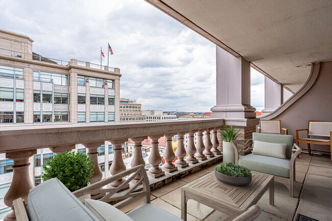 Covered Balcony - 701 Pennsylvania Ave NW