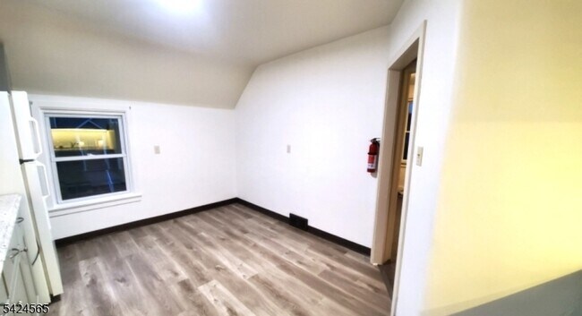 Building Photo - 610 Corliss Ave