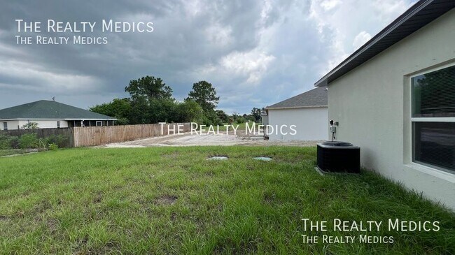 Building Photo - 3290 Halden Ave SE