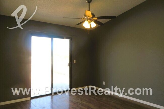 Building Photo - 3 Bed, 2 Bath Silver Lakes Home!!!