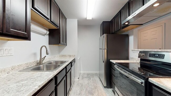 Building Photo - 1860 White Oak Dr