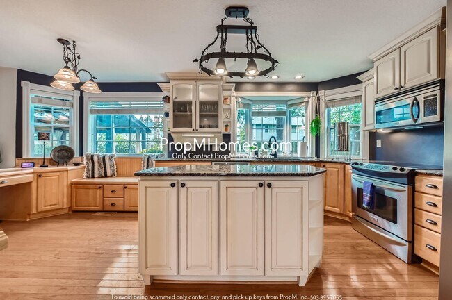 Building Photo - Charming Four Bedroom Home in Rockcreek!