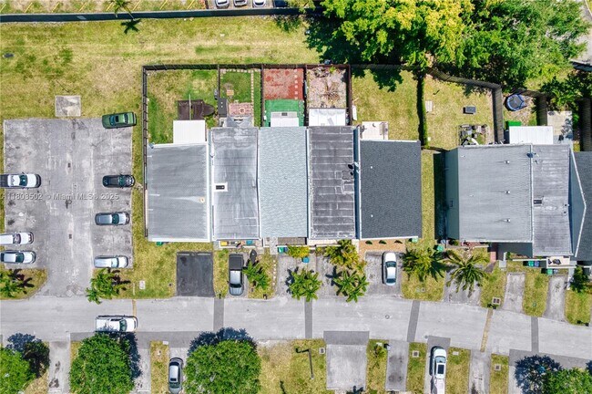 Building Photo - 9040 SW 203rd Terrace