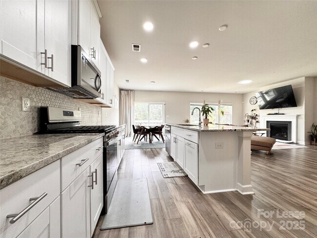 Building Photo - 940 Rachel Anne Dr