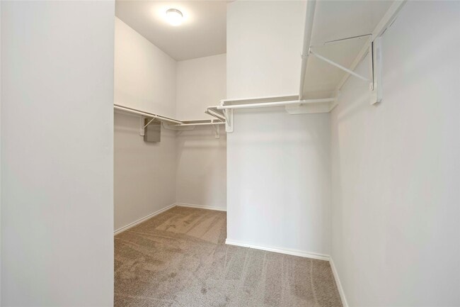 Building Photo - 2019 Shore Breeze Dr