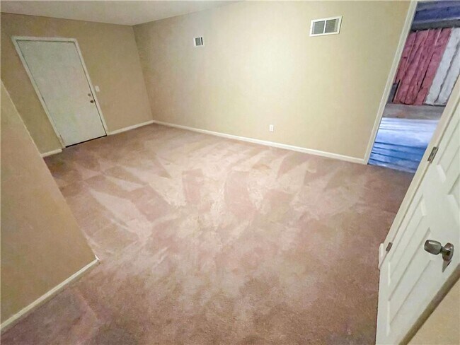 Building Photo - 1598 Brentwood Dr