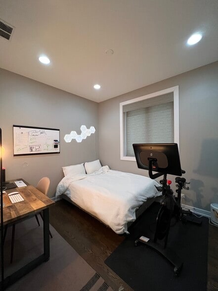 Second Bedroom - Full Bed - 1534 W Cortez St