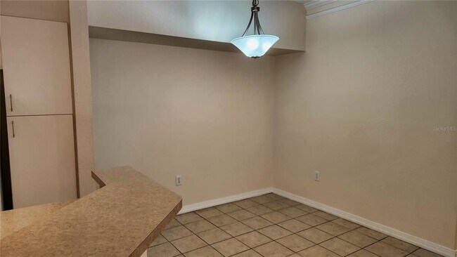 Building Photo - 4122 Central Sarasota Pkwy