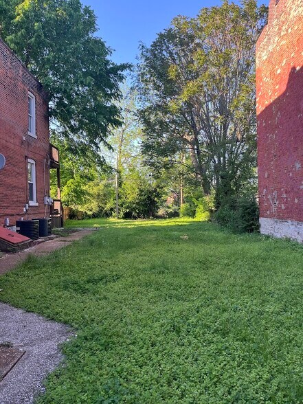 Building Photo - 2013 Geyer Ave