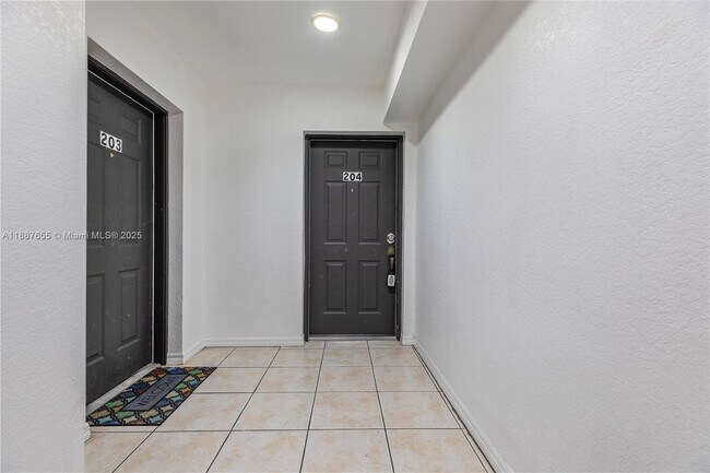 Building Photo - 520 SW 5th St