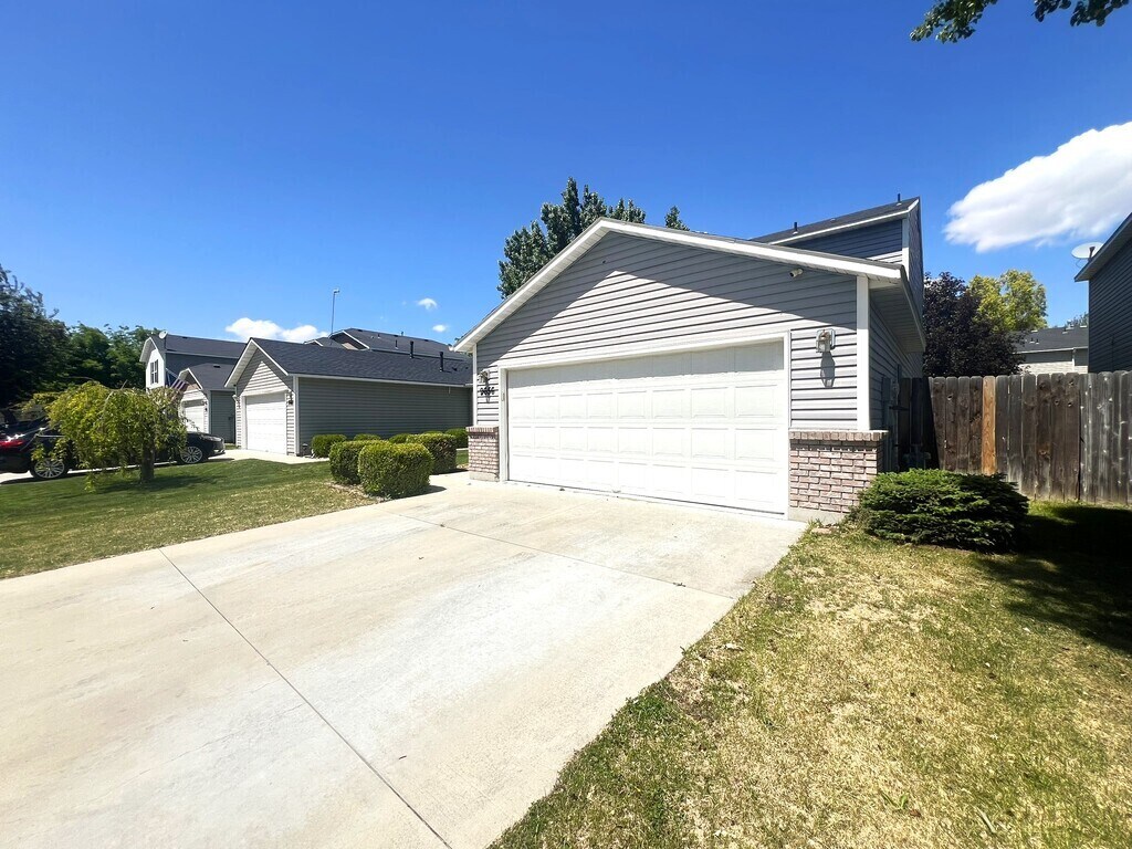 Building Photo - 9656 W Shelborne Dr