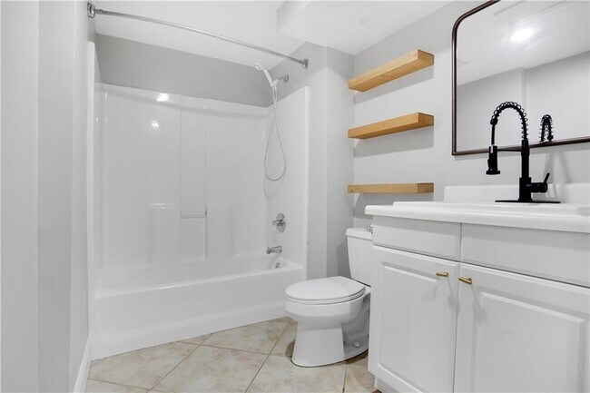Building Photo - 455 Persimmon Ln