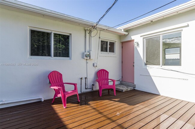 Building Photo - 616 NW 3rd Ct