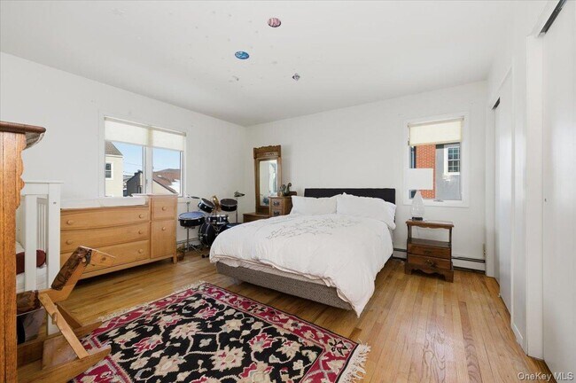 Building Photo - 14 Vinton St