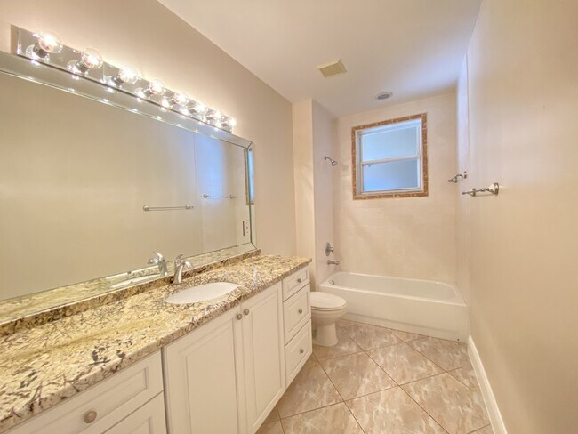 Building Photo - Minutemen